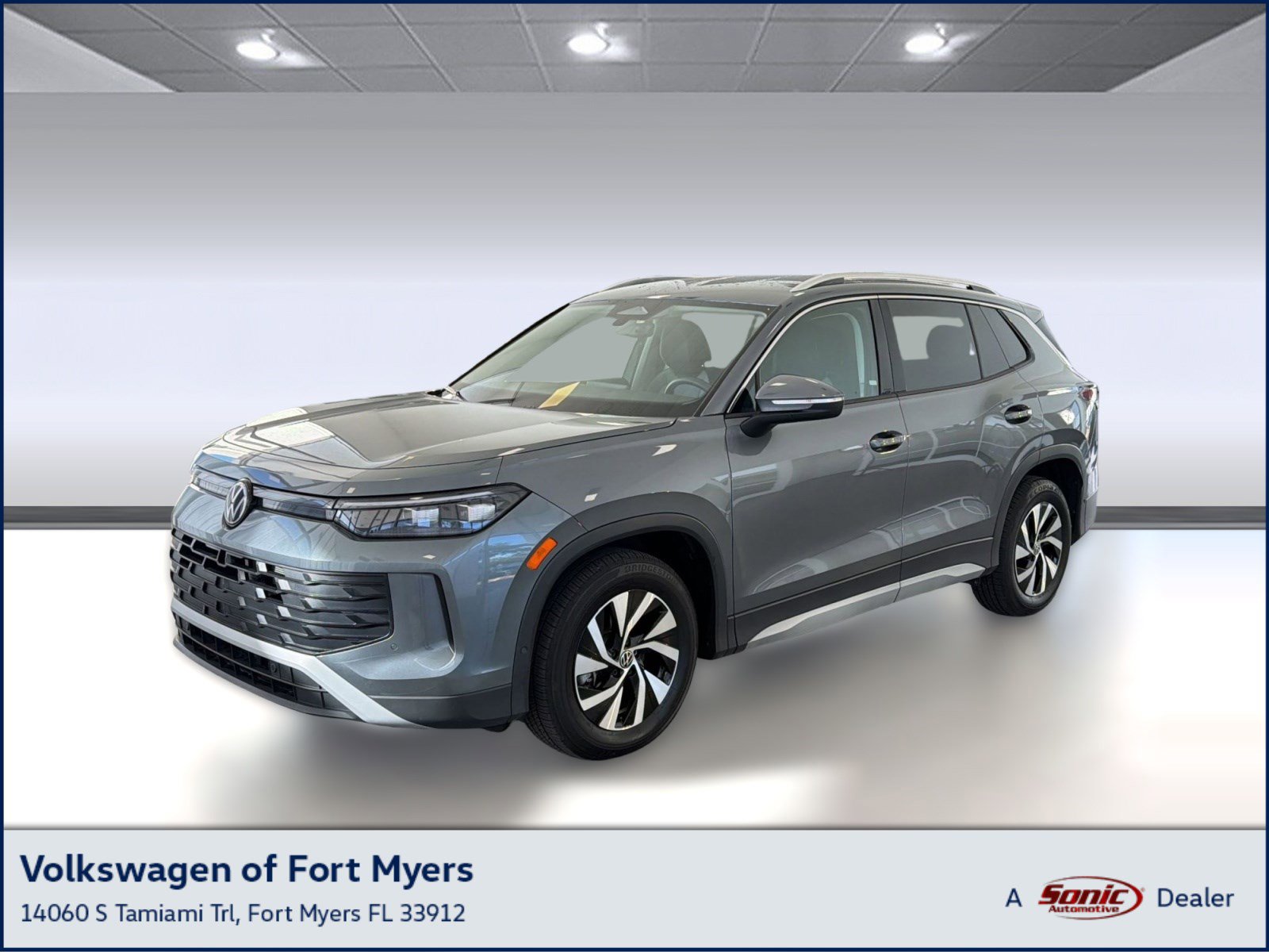 Used 2025 Volkswagen Tiguan S FWD image 1