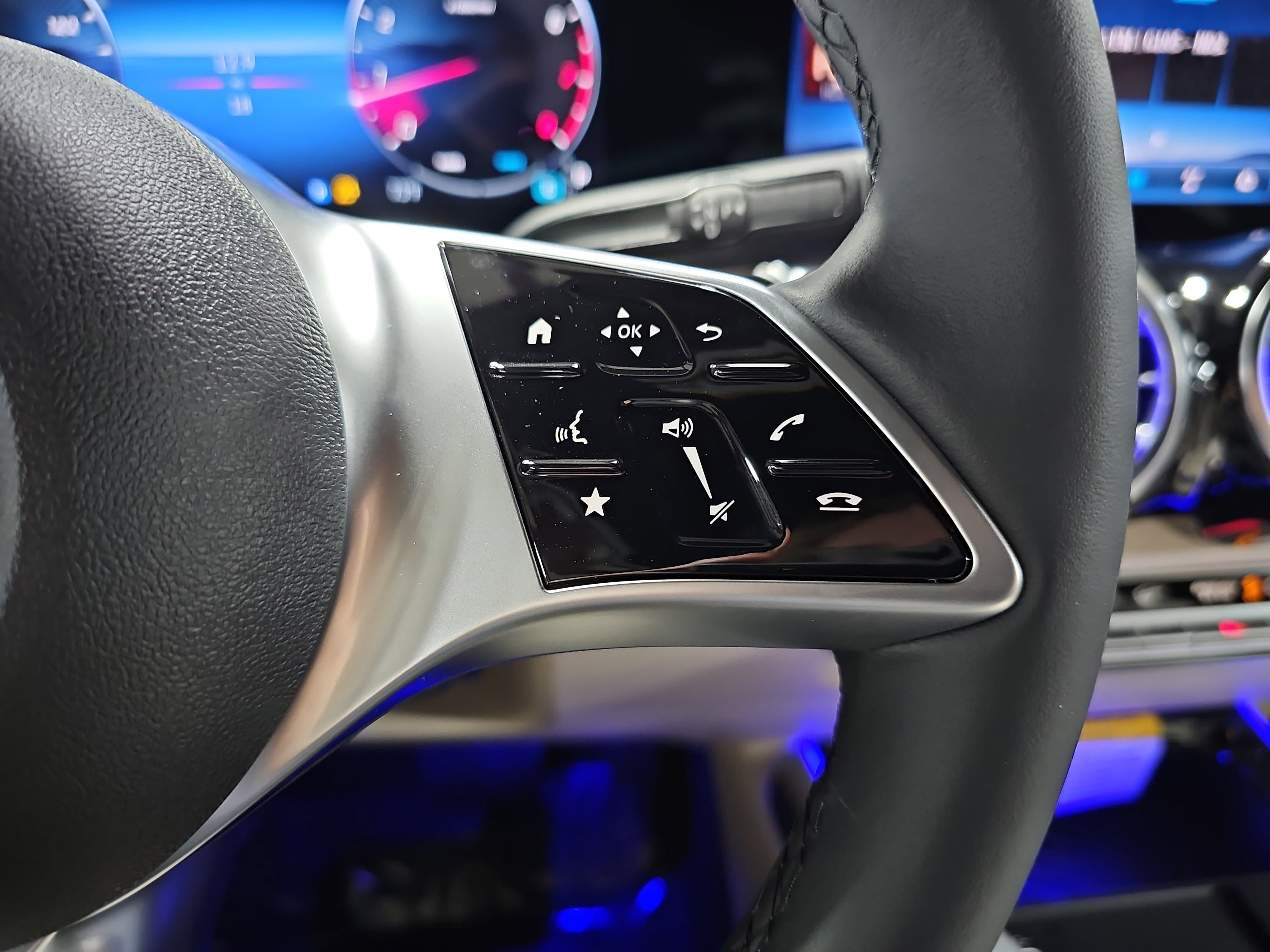 New 2026 Mercedes-Benz GLB 250 image 19