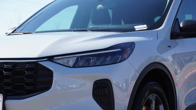 Used 2025 Ford Escape ST-Line AWD/4WD image 4