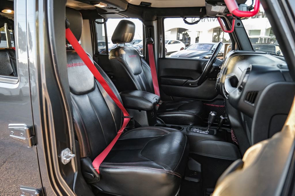 Used 2017 Jeep Wrangler Unlimited Rubicon image 33