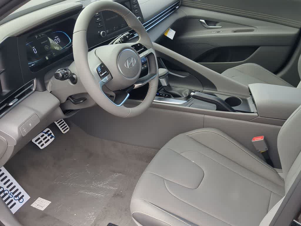 New 2026 Hyundai Elantra SEL Sport Premium FWD image 15