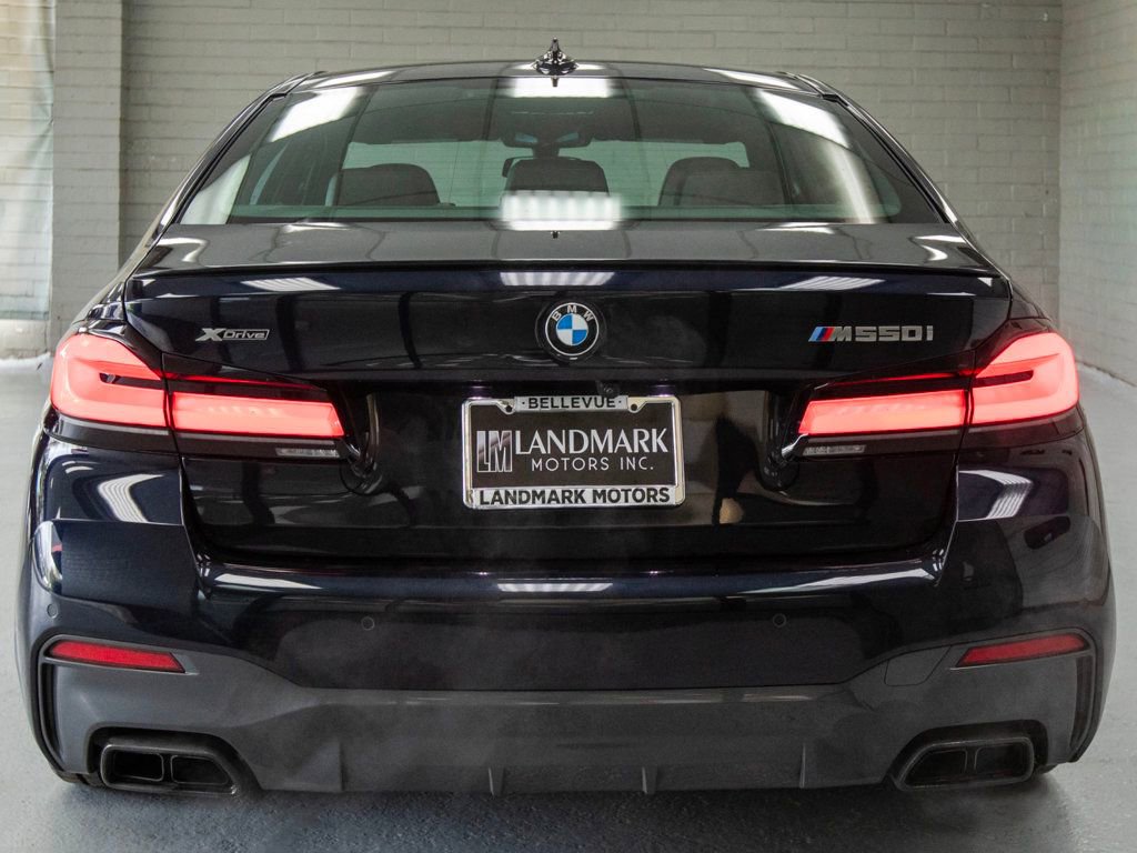 Used 2022 BMW M550i xDrive w/ Dynamic Handling Package image 40