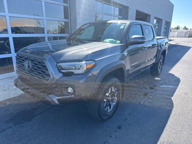 Certified 2023 Toyota Tacoma TRD Off-Road AWD/4WD image 2