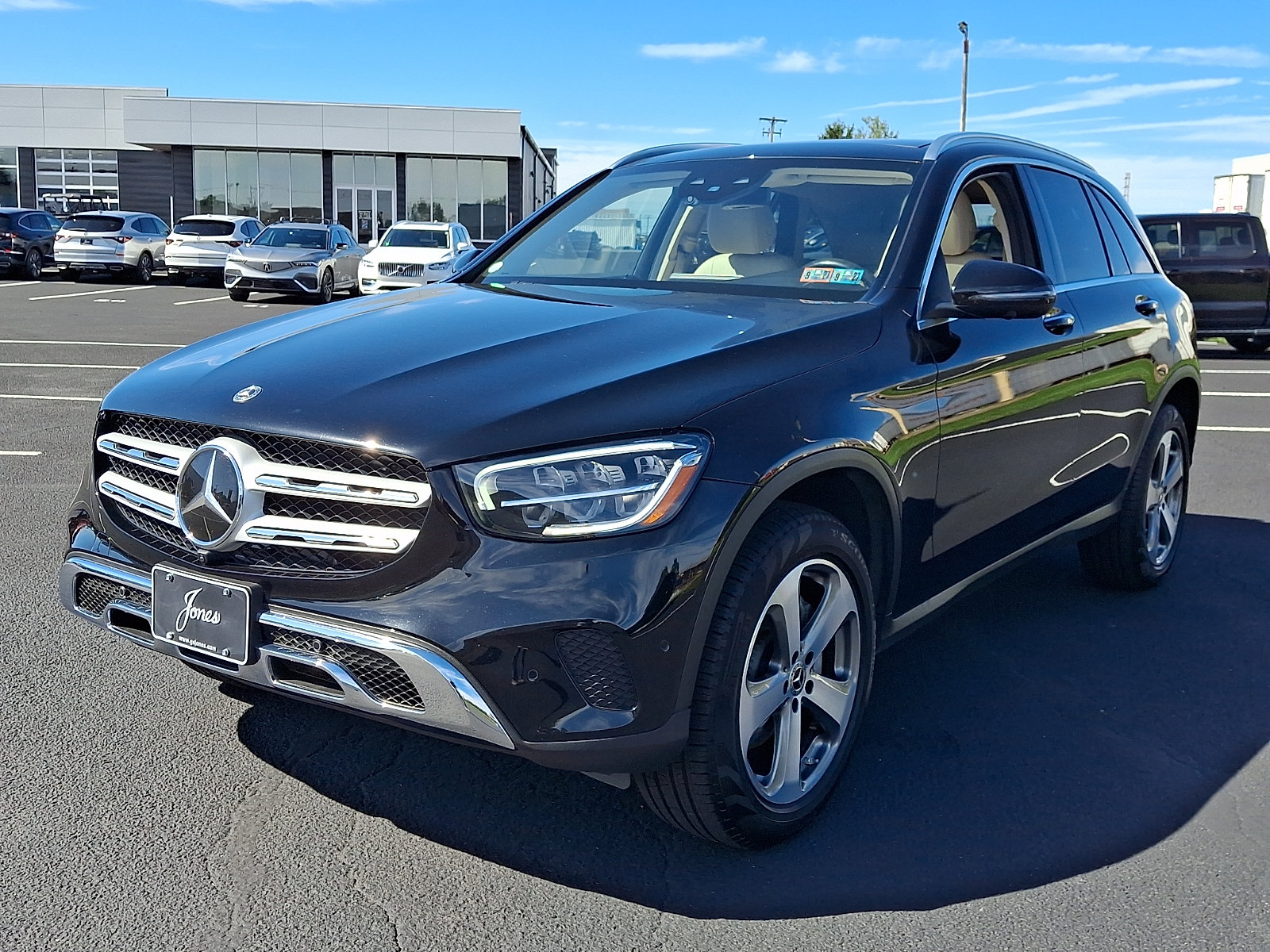 Used 2022 Mercedes-Benz GLC 300 4MATIC image 3