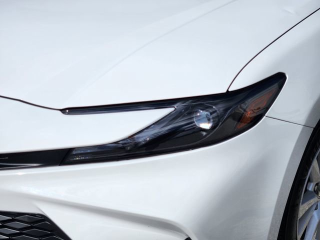 Used 2025 Toyota Camry LE image 9