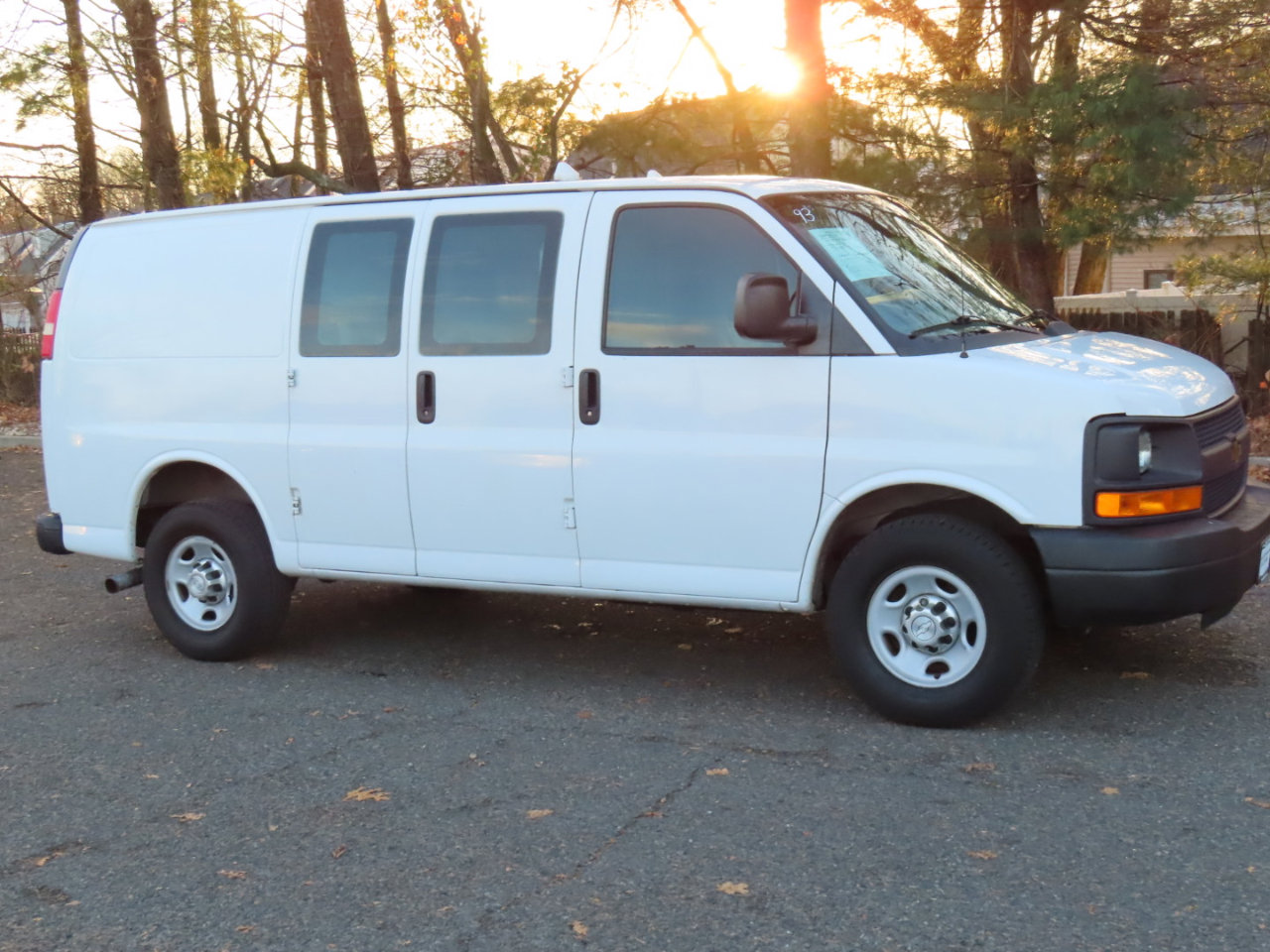 Used 2015 Chevrolet Express 2500 image 7
