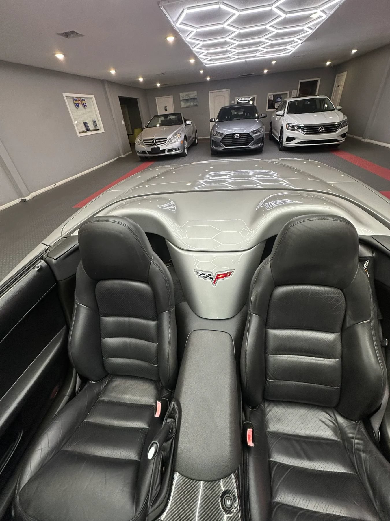 Used 2005 Chevrolet Corvette Convertible w/ Preferred Equipment Group RWD image 33
