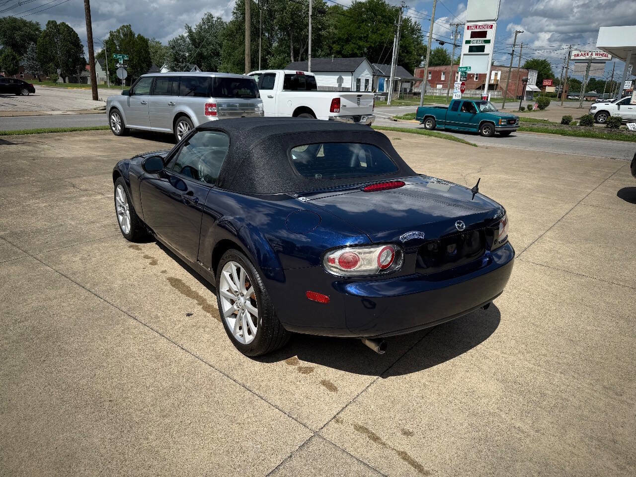 Used 2008 MAZDA MX-5 Miata Grand Touring w/ Premium Pkg RWD image 3