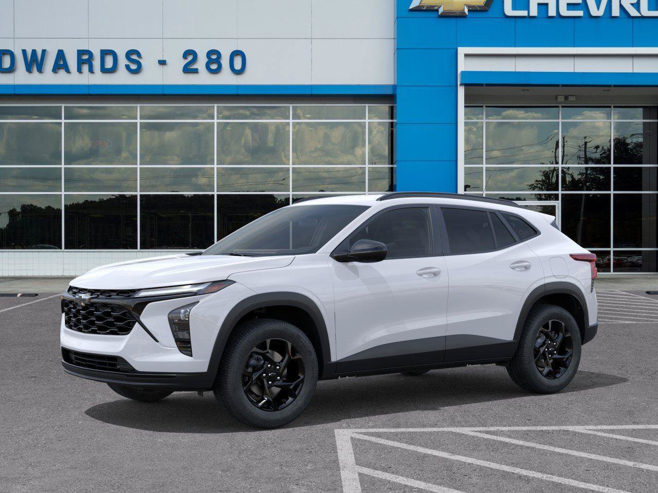 New 2026 Chevrolet Trax LT FWD image 2