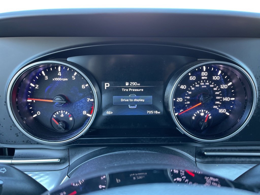 Certified 2023 Kia Carnival LX image 9