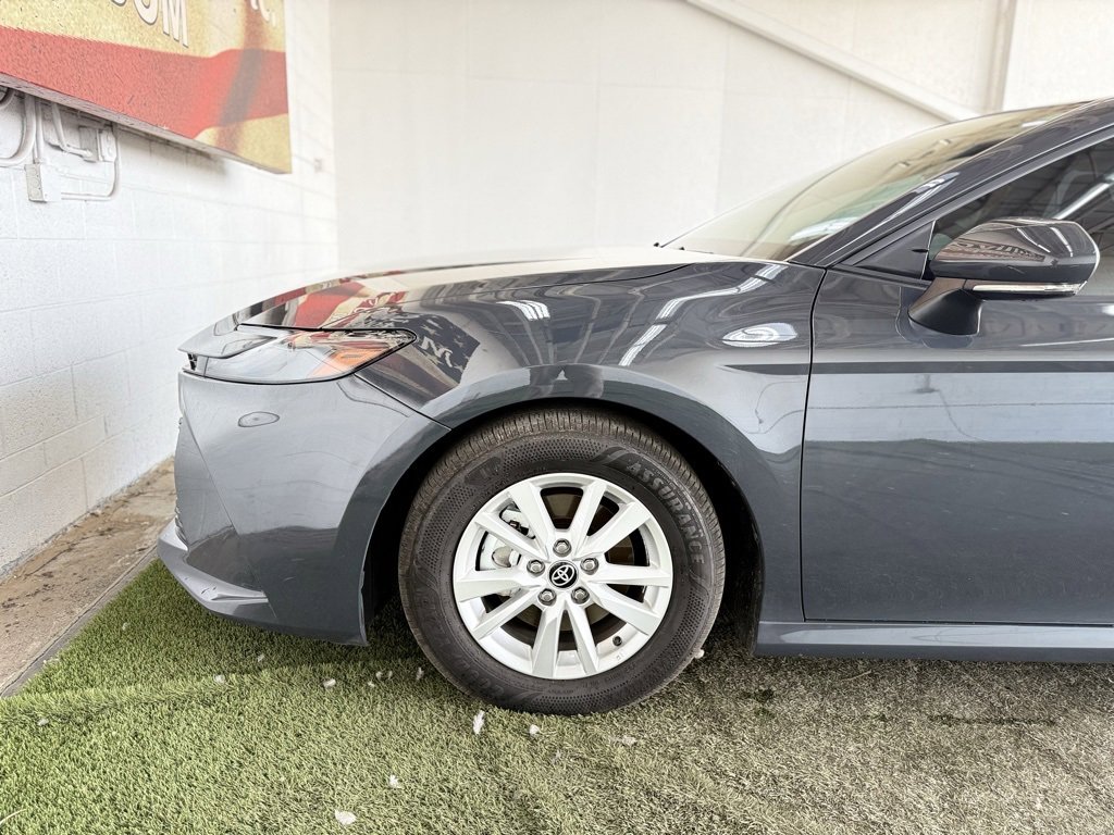 Used 2025 Toyota Camry LE image 13