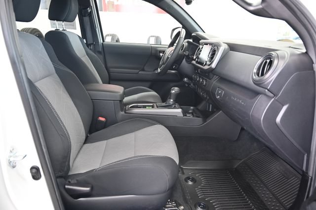 Used 2023 Toyota Tacoma TRD Off-Road AWD/4WD image 12