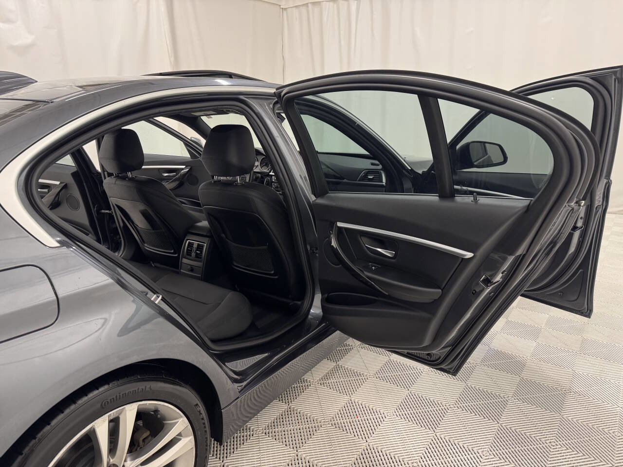 Used 2017 BMW 330i Sedan image 15