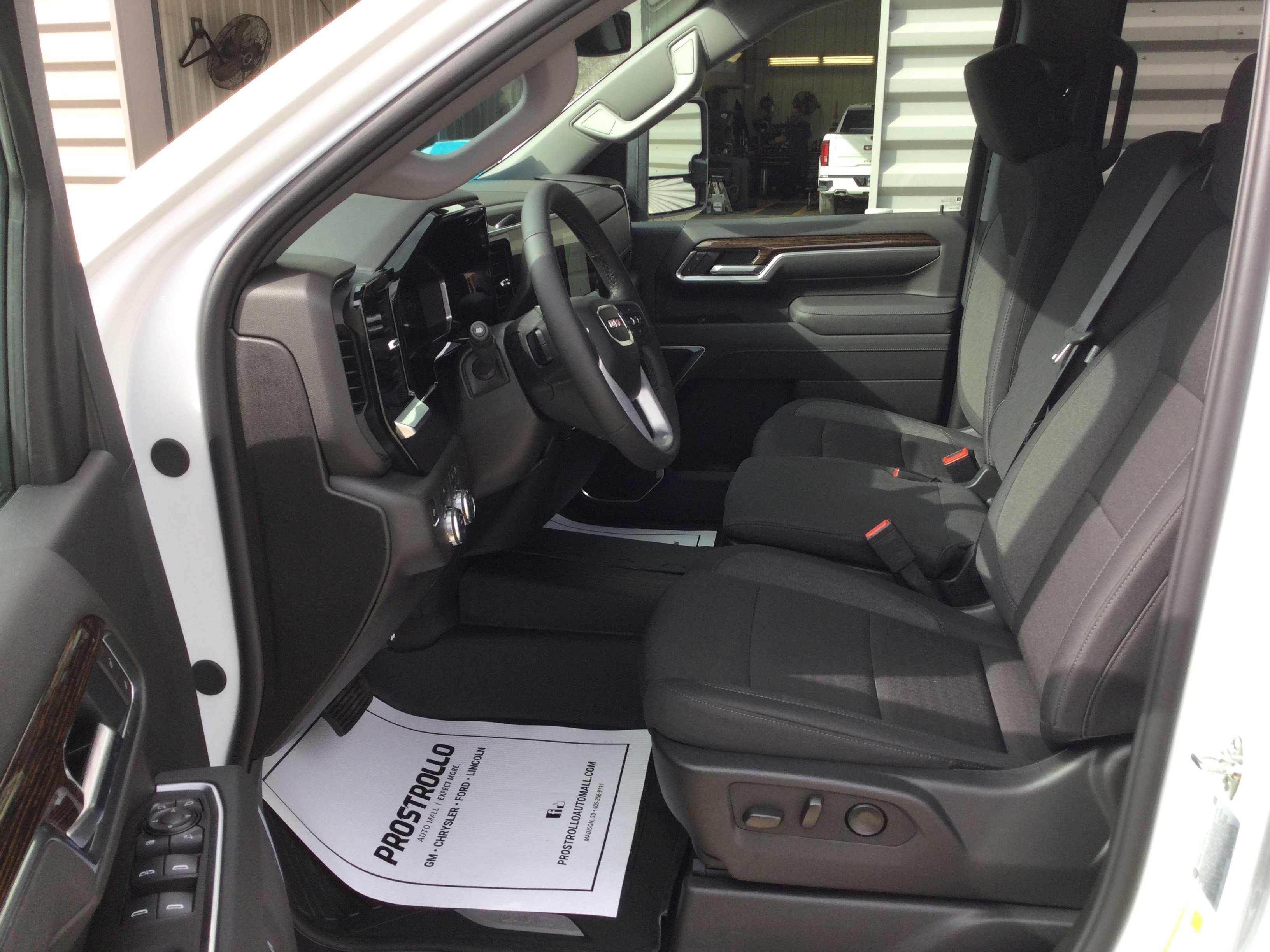 New 2026 GMC Sierra 3500 SLE w/ SLE Value Package AWD/4WD image 9