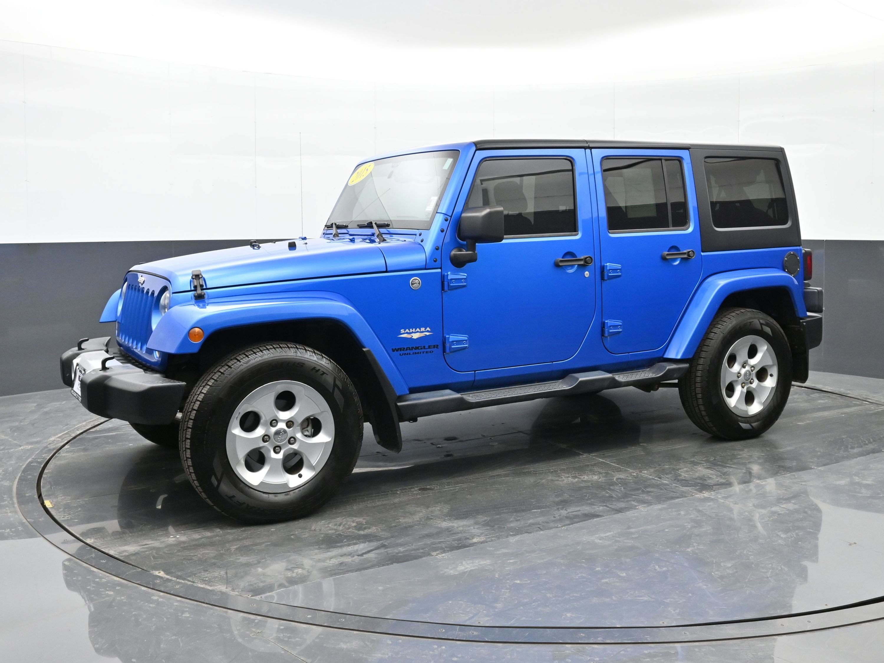 Used 2015 Jeep Wrangler Unlimited Sahara image 4