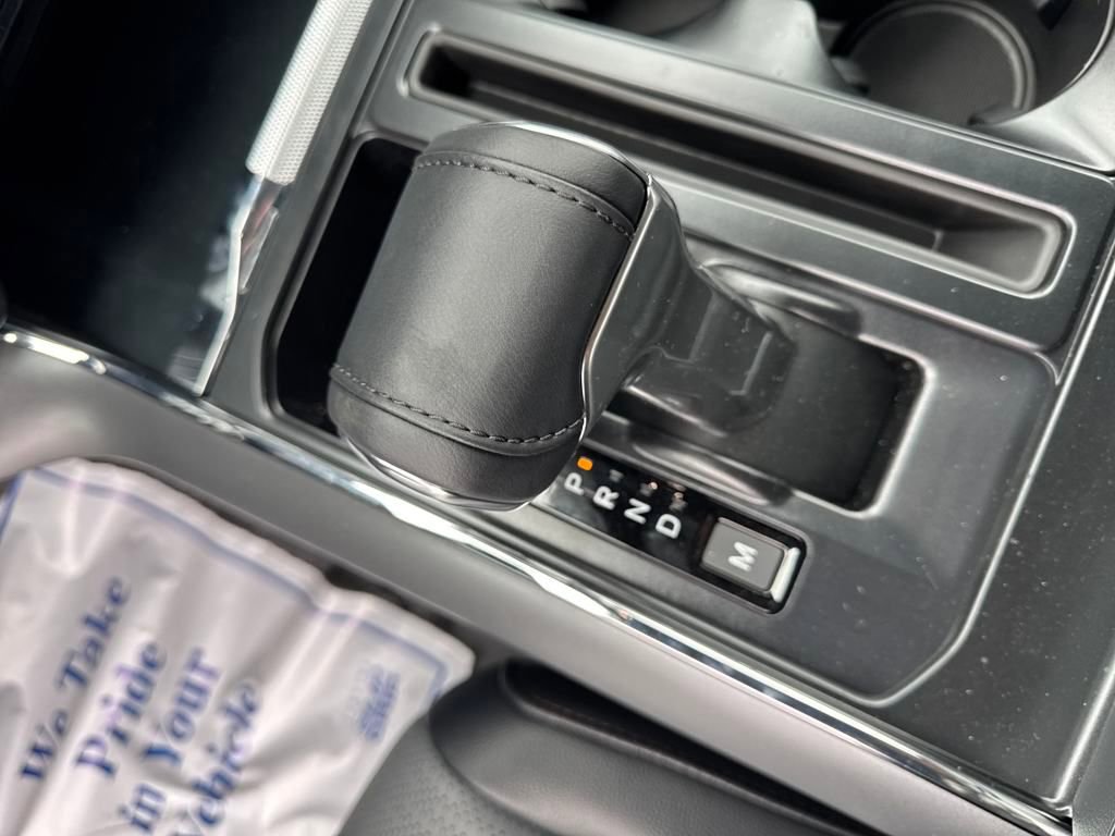 New 2025 Ford F150 Lariat w/ Equipment Group 502A High image 23