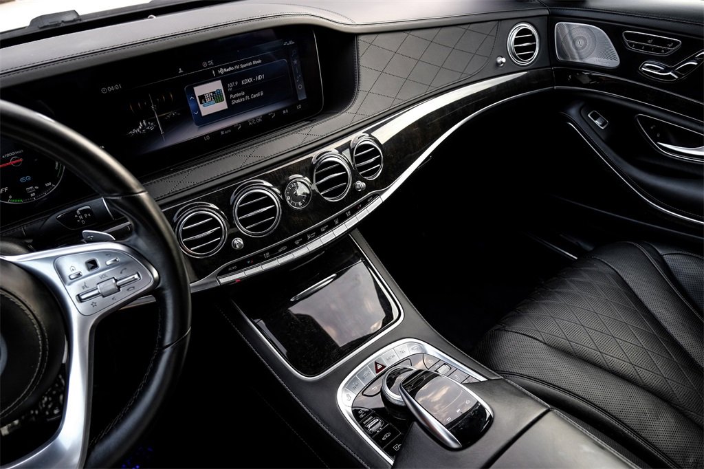 Used 2019 Mercedes-Benz S 560e w/ AMG Line Exterior image 24