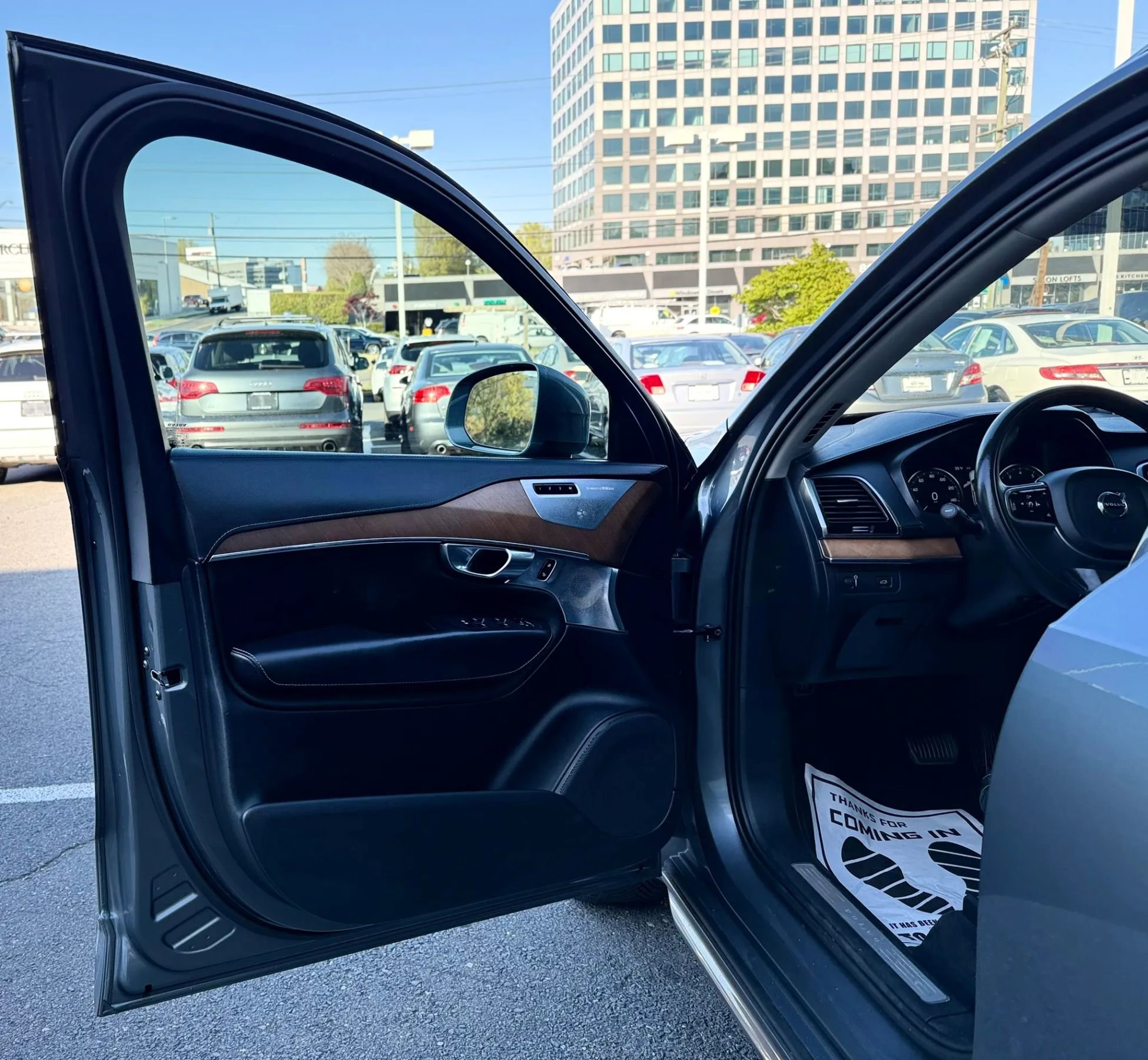 Used 2018 Volvo XC90 T6 Inscription w/ Convenience Package image 9