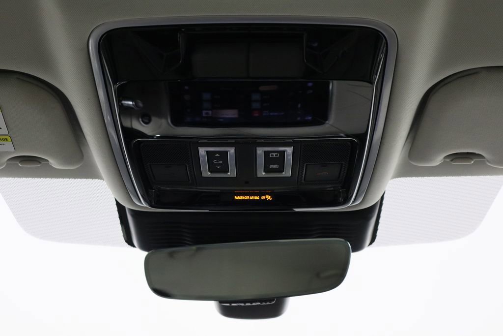 Used 2021 Land Rover Range Rover Velar R-Dynamic S image 26