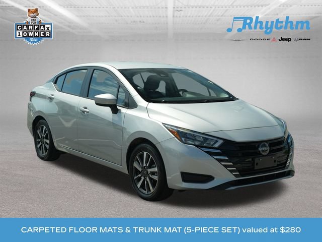 Used 2025 Nissan Versa SV FWD image 1