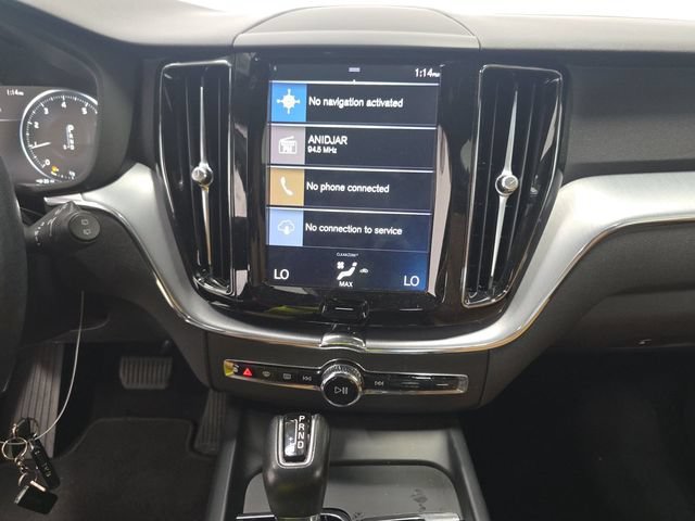 Used 2020 Volvo XC60 T5 Momentum FWD image 9