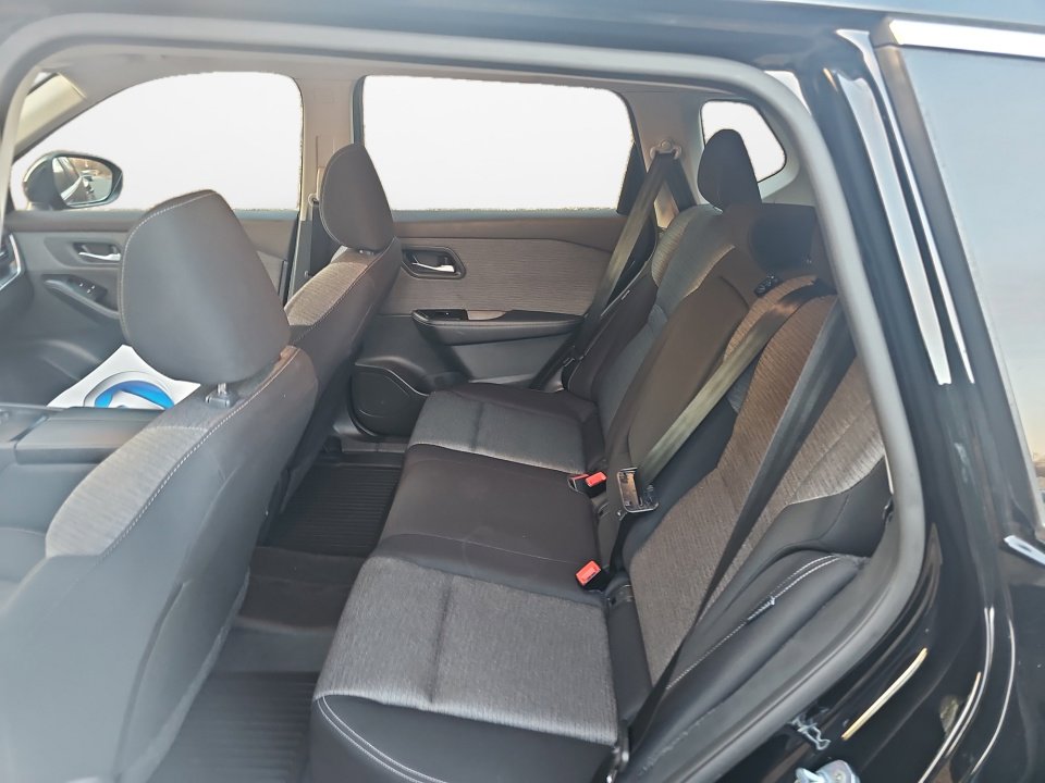 Used 2023 Nissan Rogue SV image 16