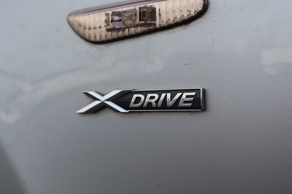 Used 2010 BMW 535i xDrive Wagon AWD/4WD image 27