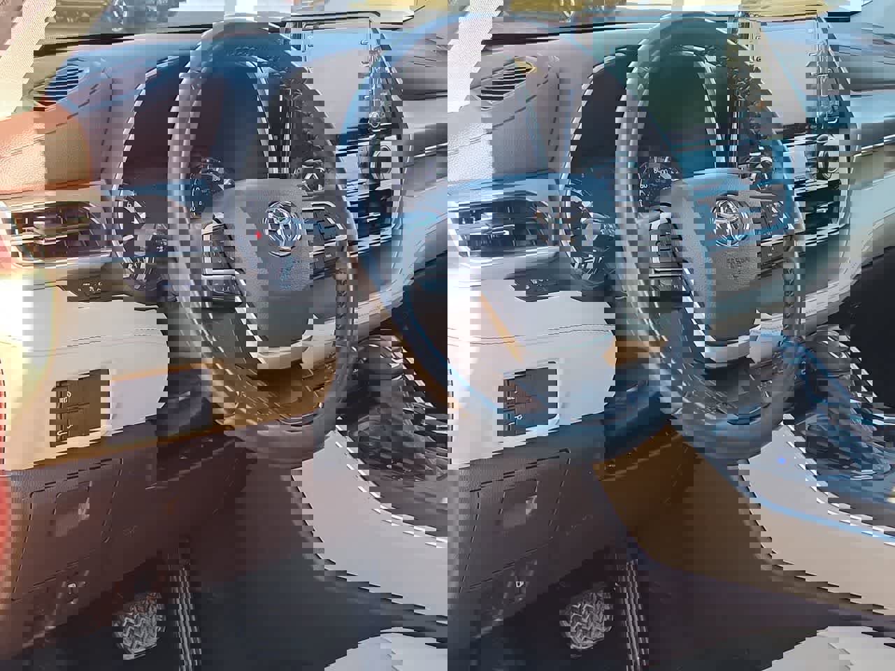 Used 2022 Toyota Highlander XLE image 10