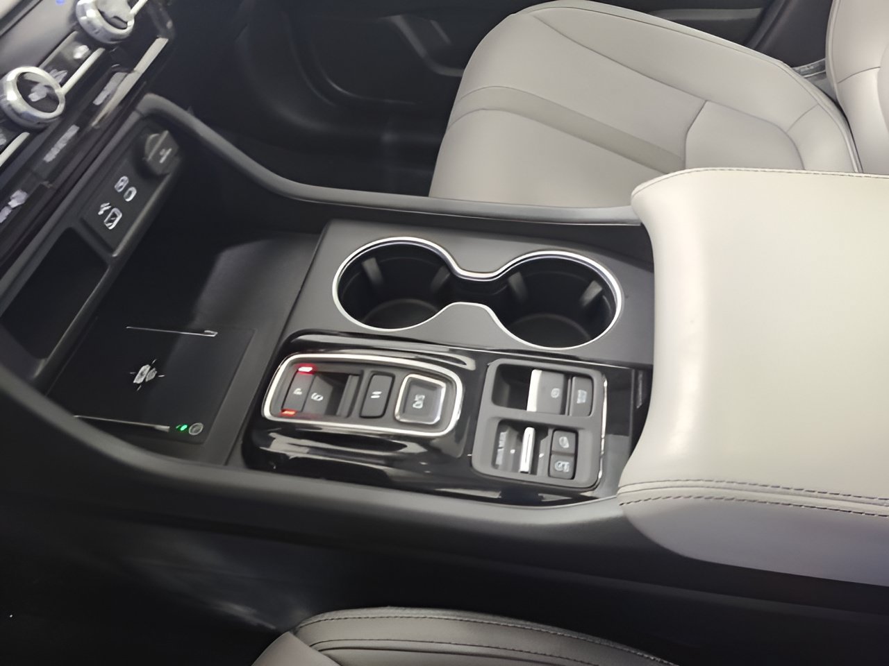 Used 2024 Honda Pilot Touring image 32