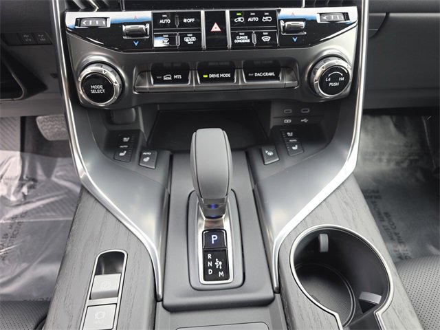 New 2025 Lexus LX 700h Overtrail image 25