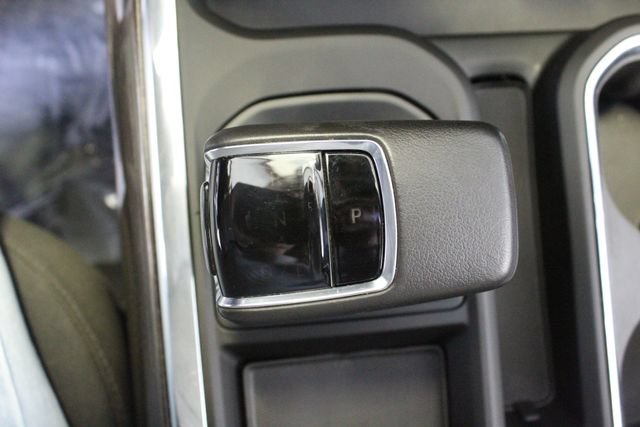 Used 2022 Chevrolet Silverado 1500 LT w/ Z71 Off-Road Package AWD/4WD image 17
