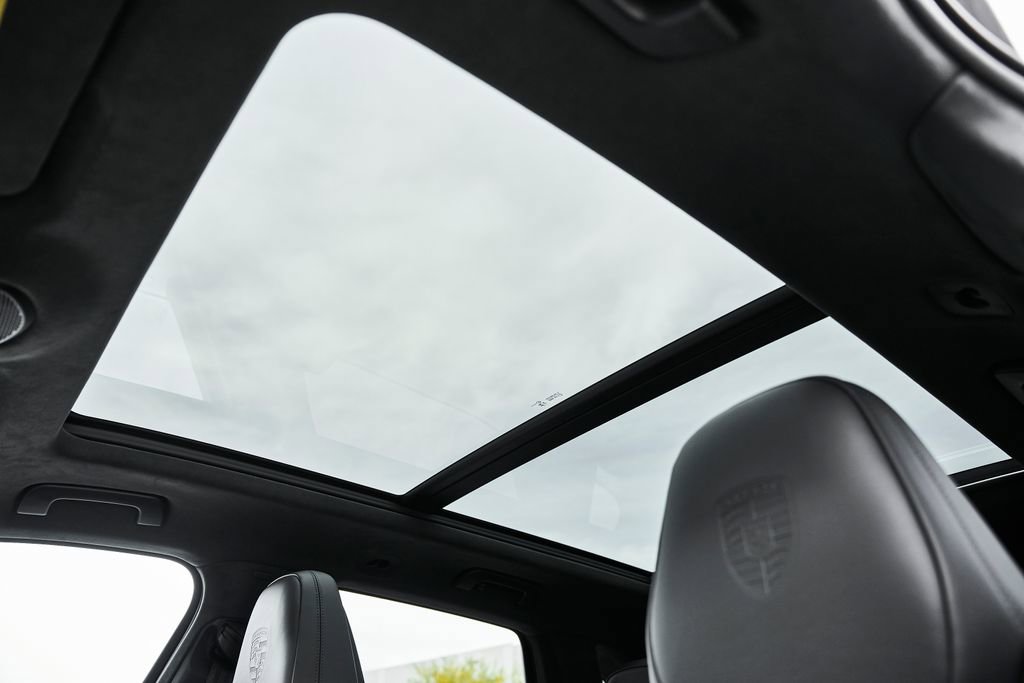 Used 2026 Porsche Cayenne Turbo image 49