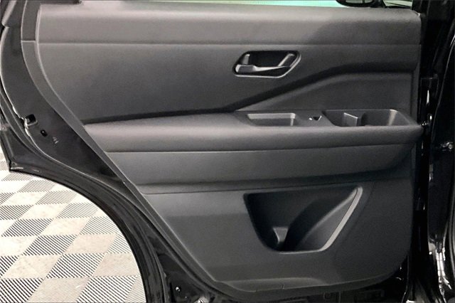 New 2025 Nissan Pathfinder S image 31