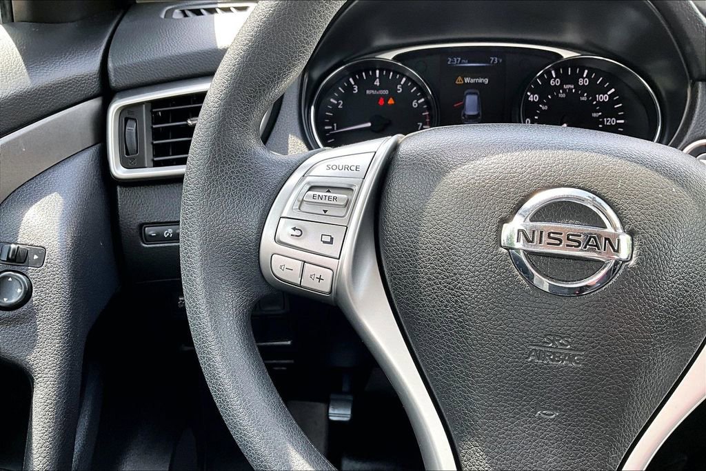 Used 2015 Nissan Rogue SV FWD image 12