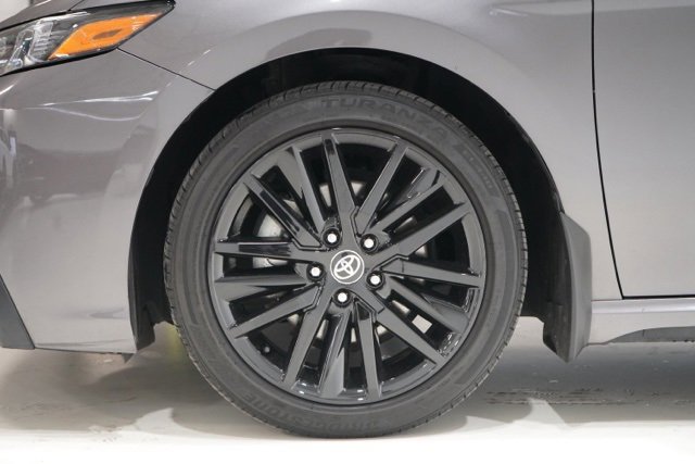 Used 2023 Toyota Camry SE image 11