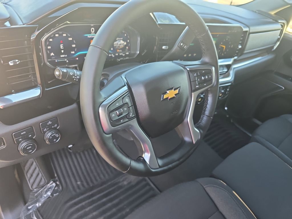 Used 2024 Chevrolet Silverado 1500 LT image 16