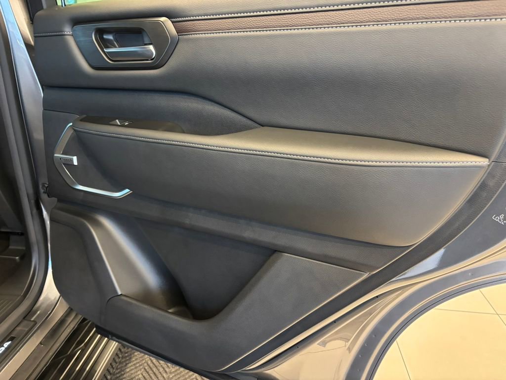 New 2026 Nissan Armada Platinum image 27