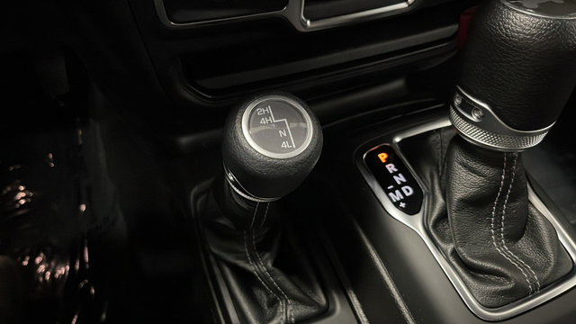 Used 2024 Jeep Wrangler Sport AWD/4WD image 30