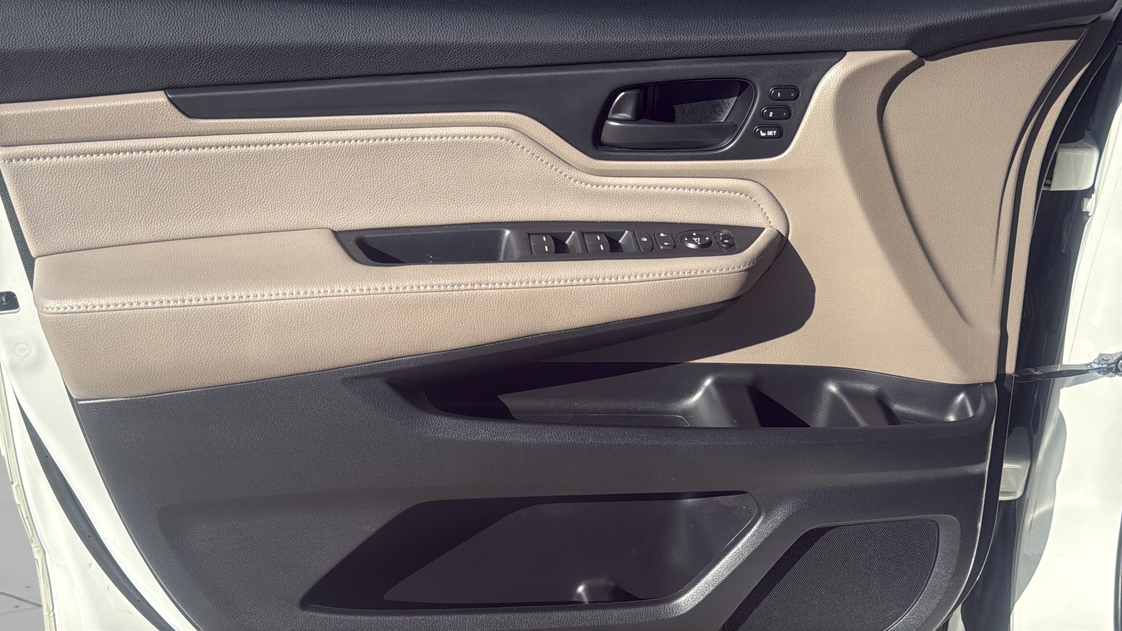 Used 2018 Honda Odyssey Touring image 12