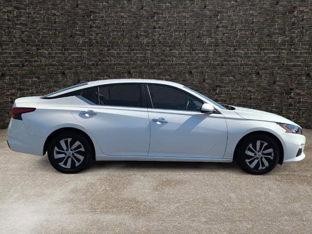 Used 2022 Nissan Altima 2.5 S FWD image 3