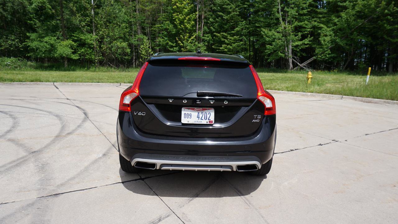Used 2016 Volvo V60 T5 Cross Country AWD/4WD image 4