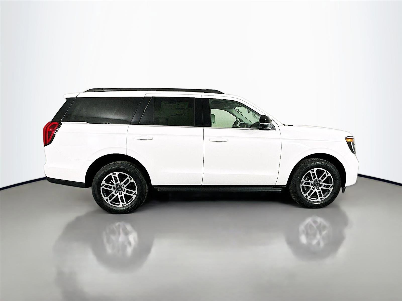 New 2026 Ford Expedition Active image 8