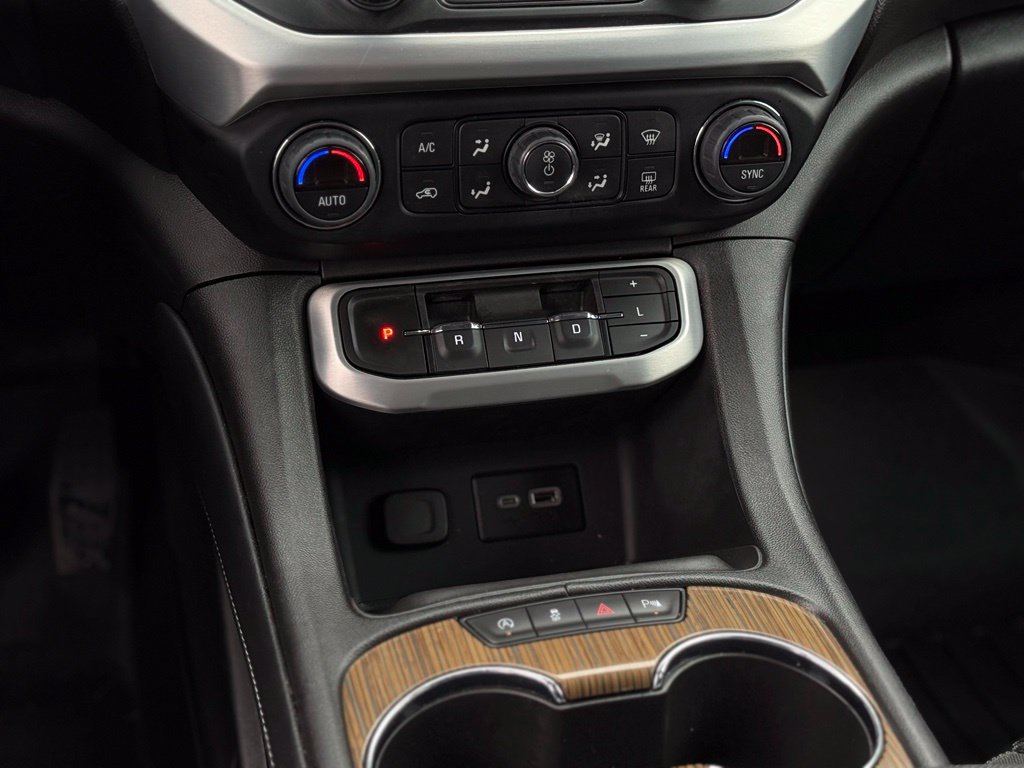 Used 2022 GMC Acadia SLE w/ Driver Convenience Package FWD image 24