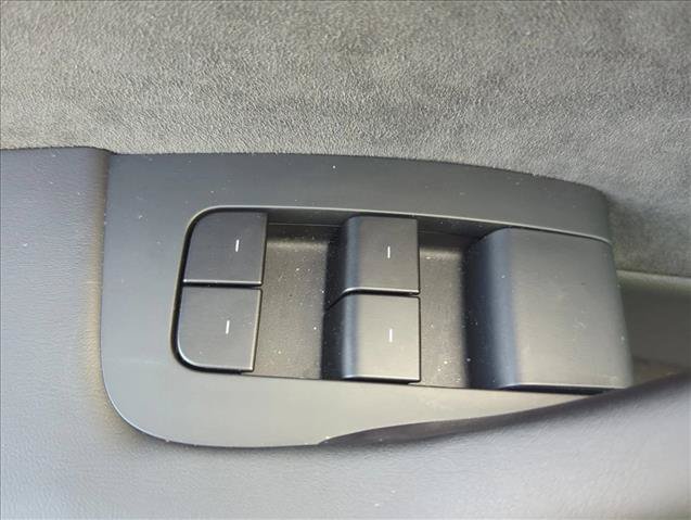 Used 2025 Tesla Model Y Long Range RWD image 11