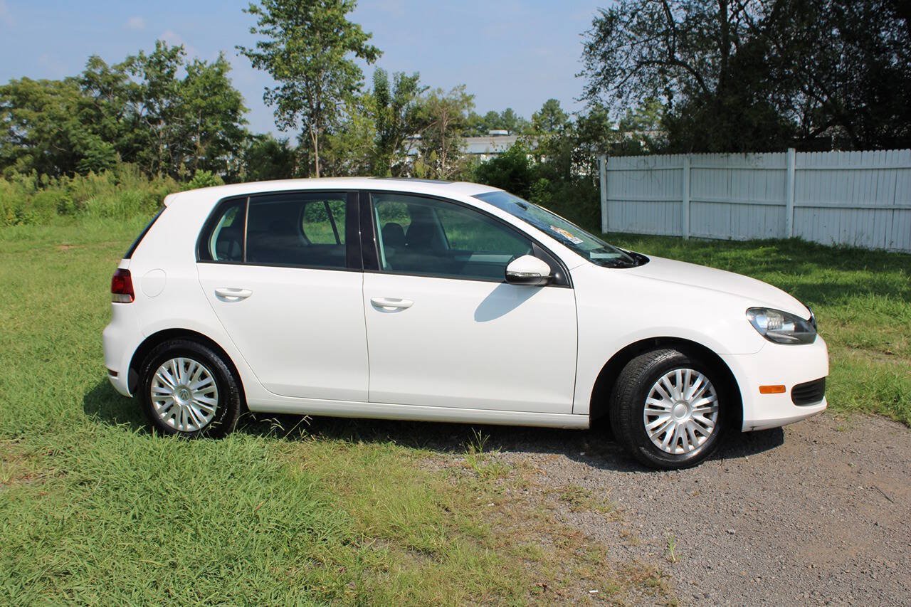 Used 2011 Volkswagen Golf 4-Door FWD image 6