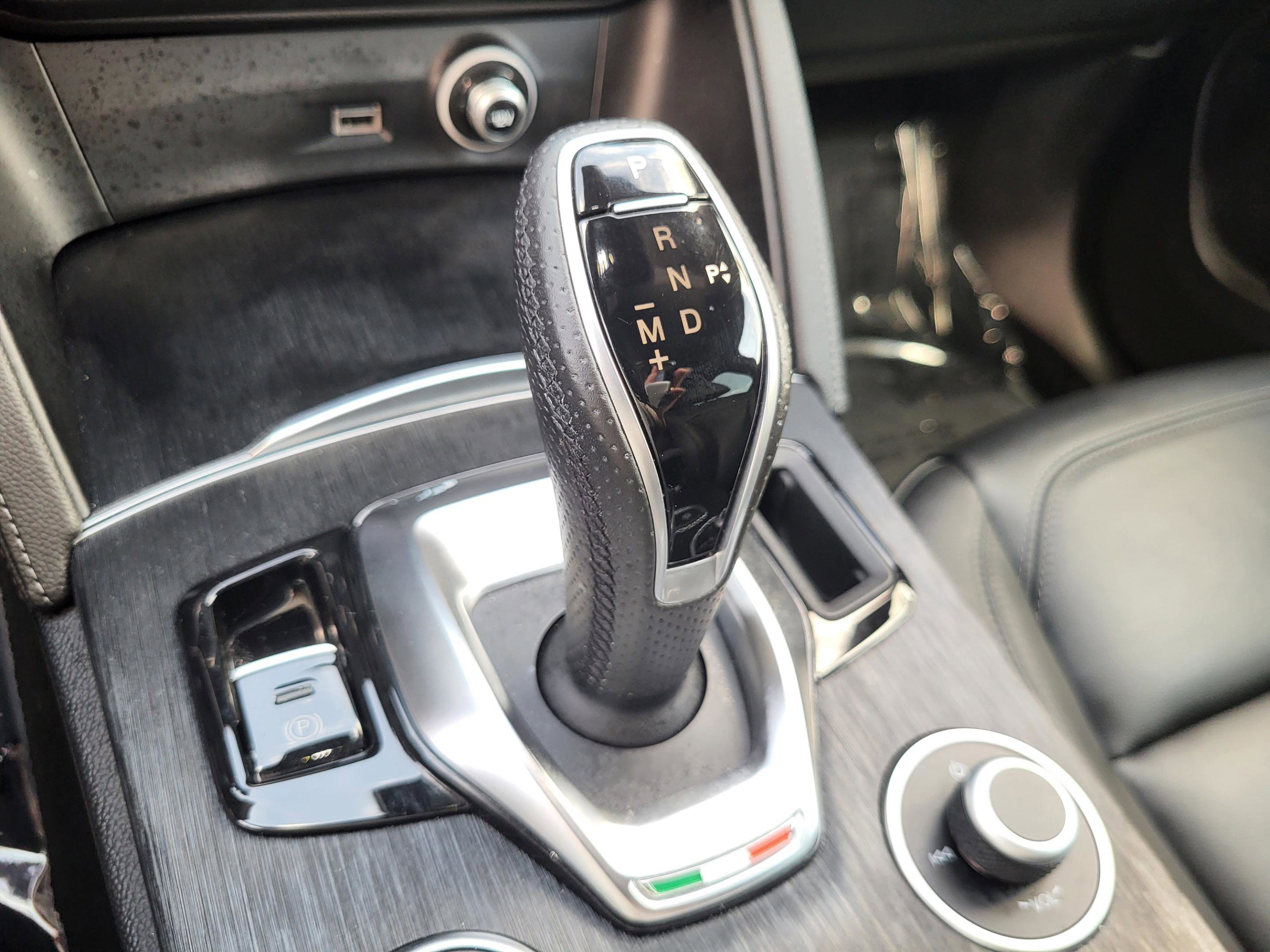 Used 2024 Alfa Romeo Stelvio Sprint image 54