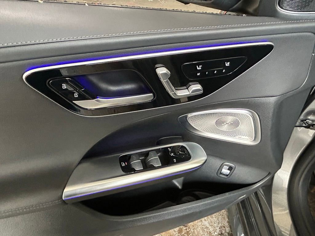 Used 2025 Mercedes-Benz C 300 4MATIC Sedan image 17
