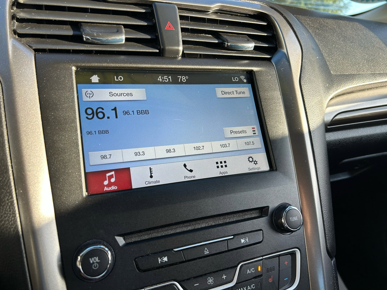 Used 2018 Ford Fusion SE w/ Equipment Group 602A image 20
