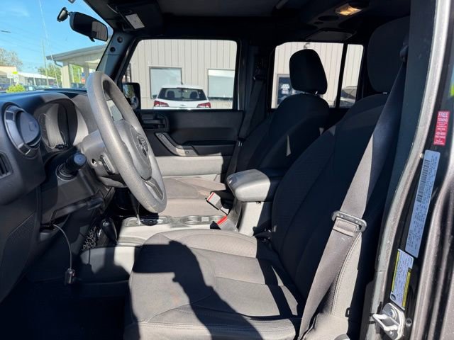Used 2018 Jeep Wrangler Unlimited Sport AWD/4WD image 8