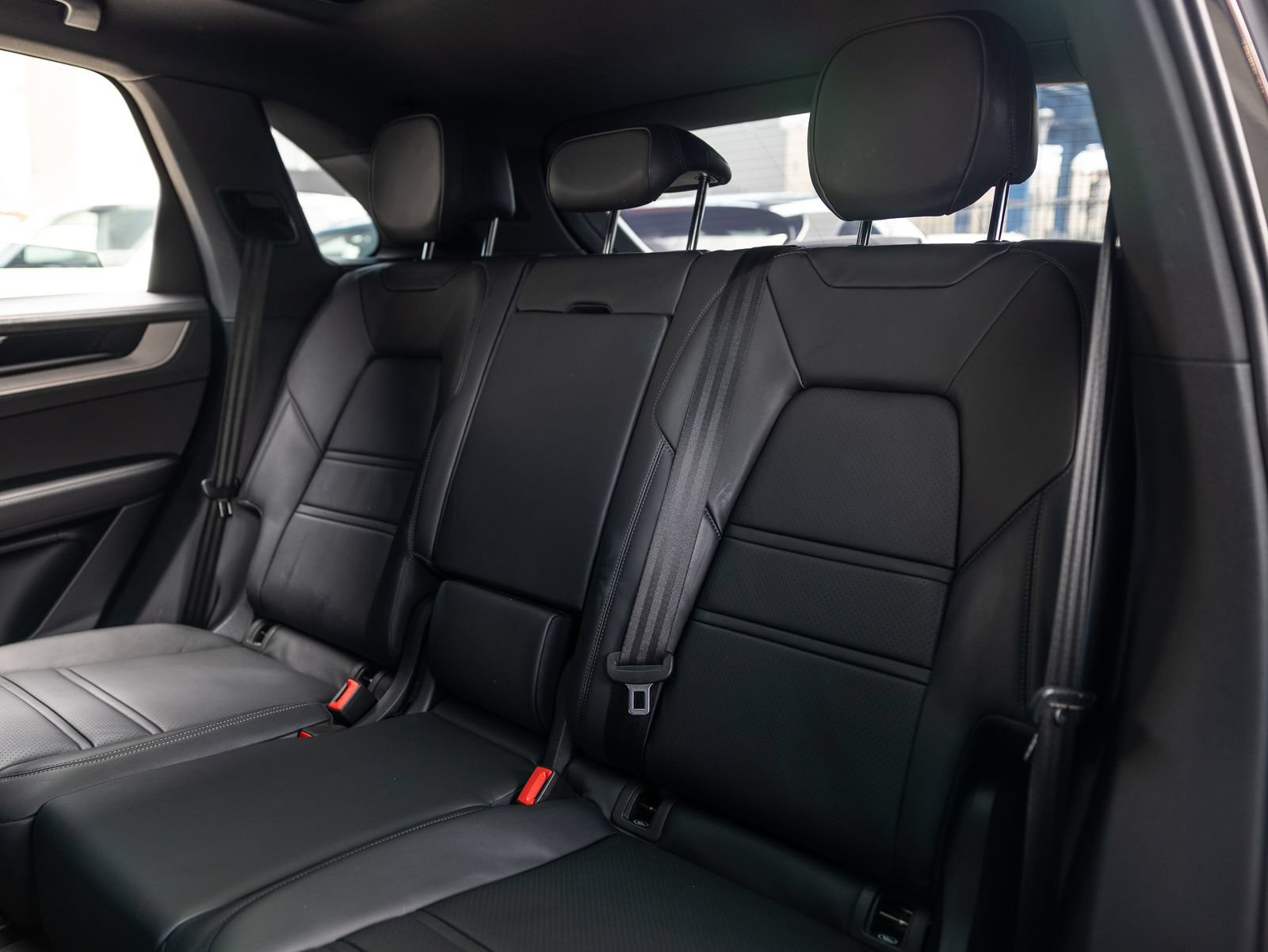 Certified 2026 Porsche Cayenne E-Hybrid AWD/4WD image 31